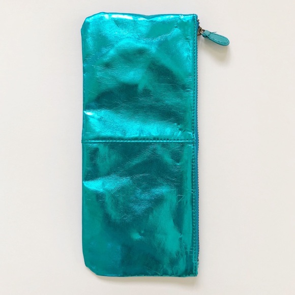 Forever 21 Metallic Clutch Bags - Picture 4 of 7